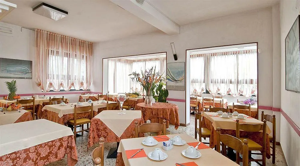 Hotel Angelini Rimini 3*,  Italia