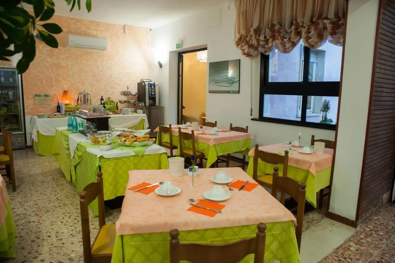 רימיני Hotel Angelini